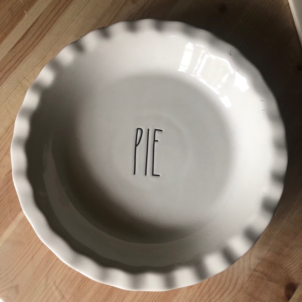 Rae Dunn Pie Plate